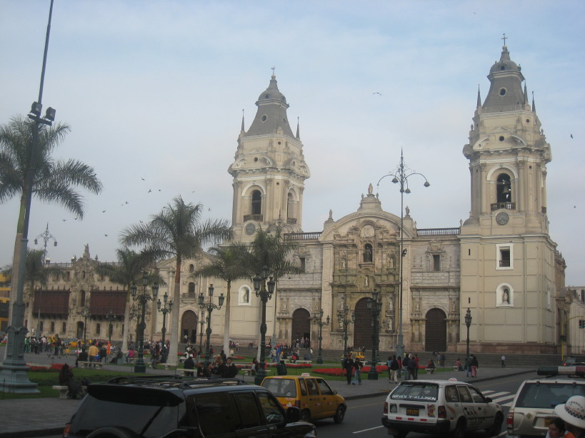 004_lima_cathedral.jpg