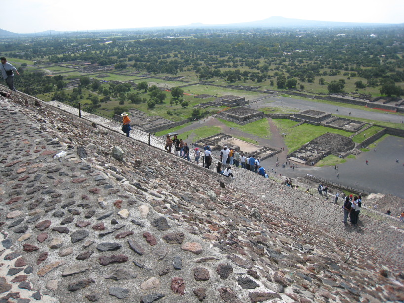 016_teotihuacan_view_from_pyramid_of_the_sun.jpg