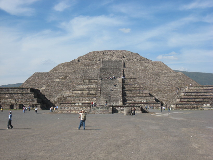 020_teotihuacan_pyramid_of_the_moon.jpg