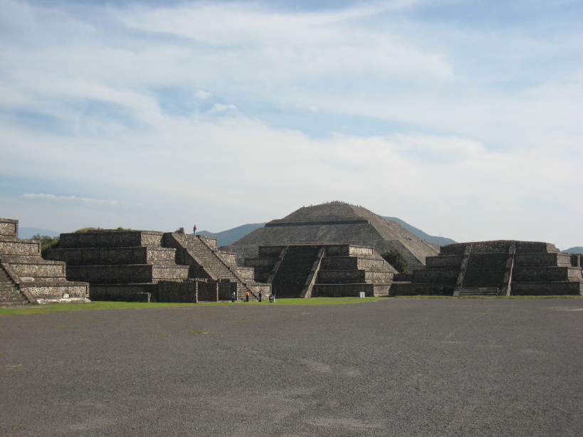 021_teotihuacan_pyramid_of_the_sun.jpg
